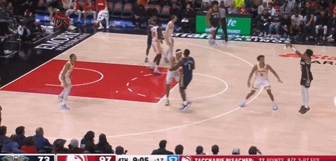 华体会官方网站-垃圾时间的王！普尔接球命中超远追身三分