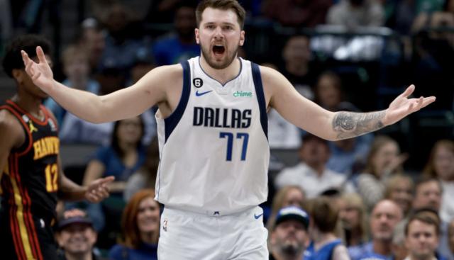 华体会官网-孤星带队行不通？交易截止日前东契奇表达补强诉求