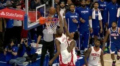 华体会官网-阿杜8失误，裁判帮火箭都赢不了